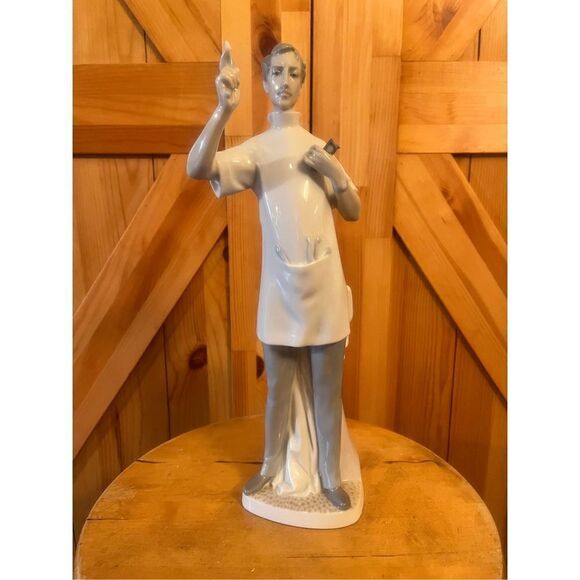 Lladro "Dentist" Collectible Figurine #4762 Retired Glazed Finish - Picture 1 of 12